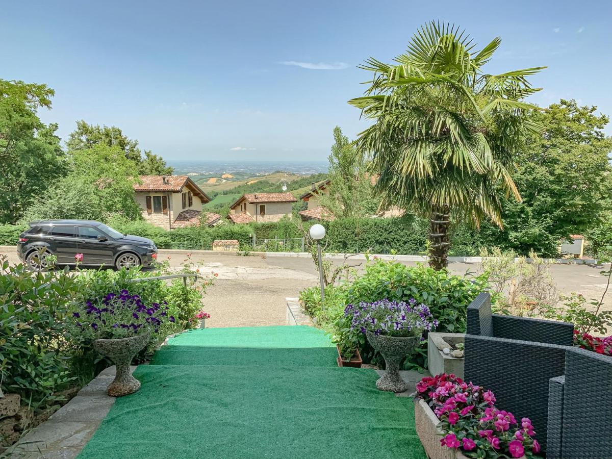 Hotel La Locanna Serramazzoni Exterior foto